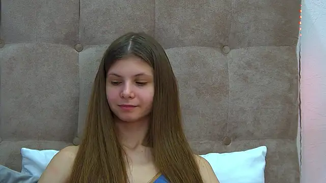 Snapshot of AudreyBarlow chatting on February 2025 09:28:01 AM AudreyBarlow online show from February 2025 09:28:01 AM