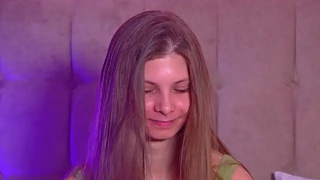 Snapshot of AudreyBarlow chatting on February 2025 06:32:02 AM AudreyBarlow online show from February 2025 06:32:02 AM