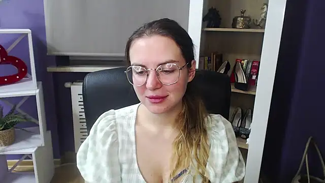 Zoey Erotic online show from January 2025 05:31:01 AM