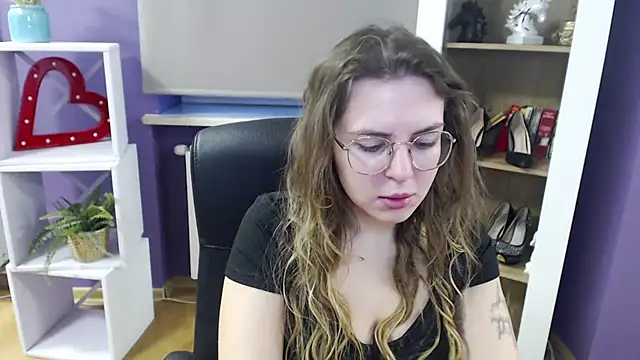 Zoey Erotic online show from March 2025 05:40:01 AM