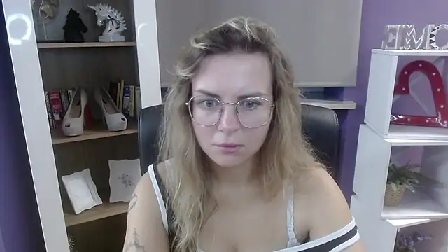 Zoey Erotic online show from September 2025 04:23:01 AM