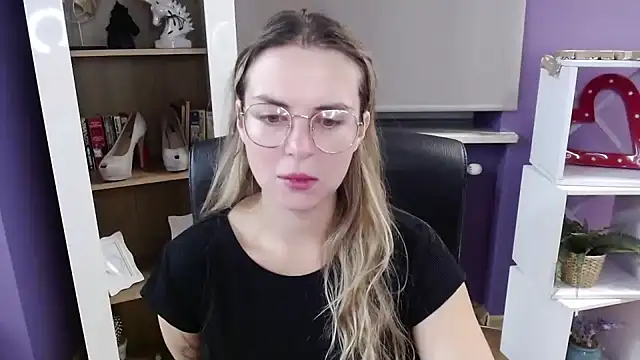 Zoey Erotic online show from October 2025 04:24:01 AM