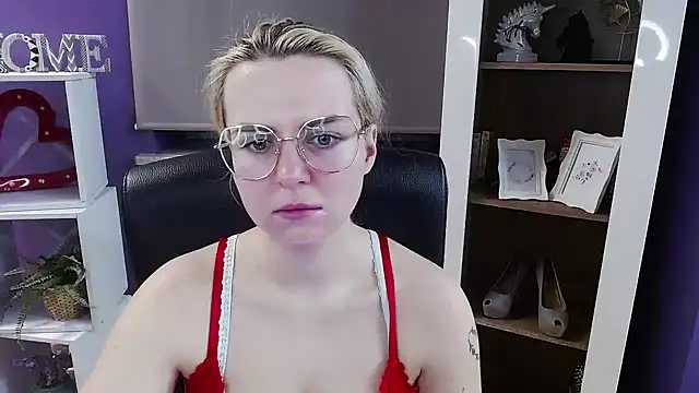 Zoey Erotic online show from February 2026 05:38:02 AM