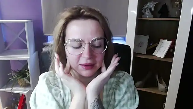 Snapshot of Zoey_Erotic chatting on March 2026 05:46:02 AM Zoey Erotic online show from March 2026 05:46:02 AM