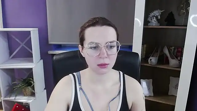 Snapshot of Zoey_Erotic chatting on April 2026 04:35:01 AM Zoey Erotic online show from April 2026 04:35:01 AM