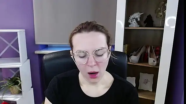 Snapshot of Zoey_Erotic chatting on April 2026 04:35:02 AM Zoey Erotic online show from April 2026 04:35:02 AM