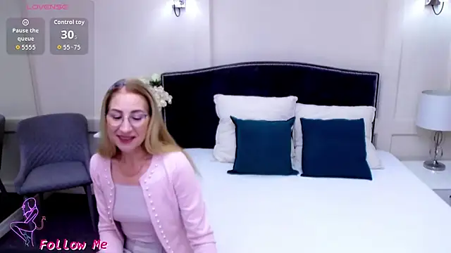 FoxyRamona online show from July 2026 06:47:02 AM