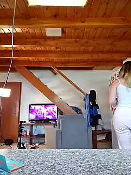 Snapshot of Elnonoykeila77 chatting on January 2025 05:13:01 PM Elnonoykeila77 online show from January 2025 05:13:01 PM