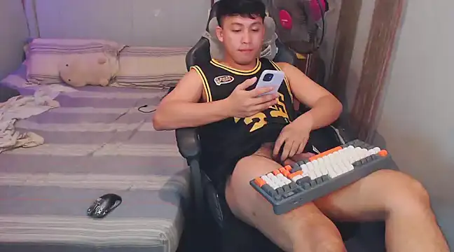 Snapshot of princeJayX chatting on February 2025 05:35:01 AM princeJayX online show from February 2025 05:35:01 AM