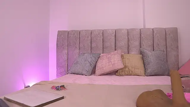 violeta aroca online show from November 2025 03:06:01 AM