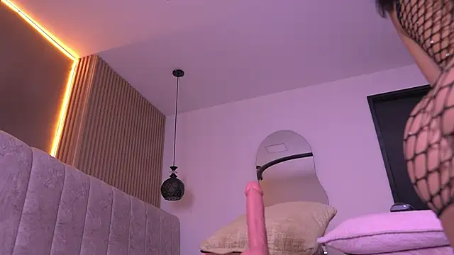 violeta aroca online show from July 2026 03:11:01 AM