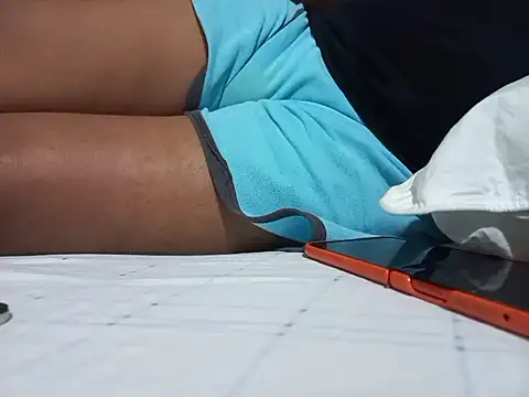 Snapshot of C4RL170S chatting on April 2026 05:18:02 AM C4RL170S online show from April 2026 05:18:02 AM