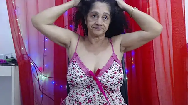 Snapshot of heyline_milf chatting on April 2026 07:34:01 PM heyline milf online show from April 2026 07:34:01 PM
