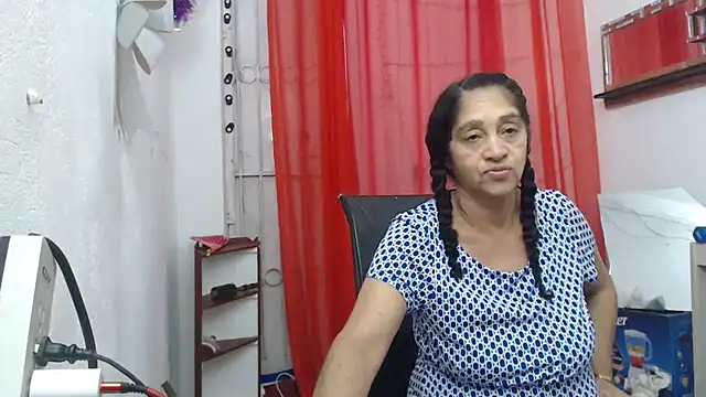 Snapshot of heyline_milf chatting on May 2026 06:04:02 PM heyline milf online show from May 2026 06:04:02 PM
