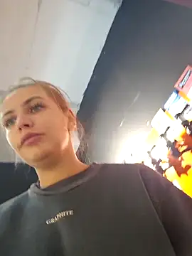 Keli Jessi online show from October 2025 05:43:02 PM