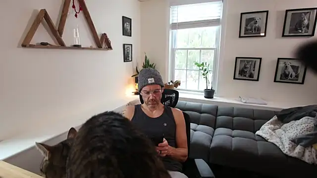 Snapshot of BradBronton chatting on February 2026 06:47:02 PM BradBronton online show from February 2026 06:47:02 PM