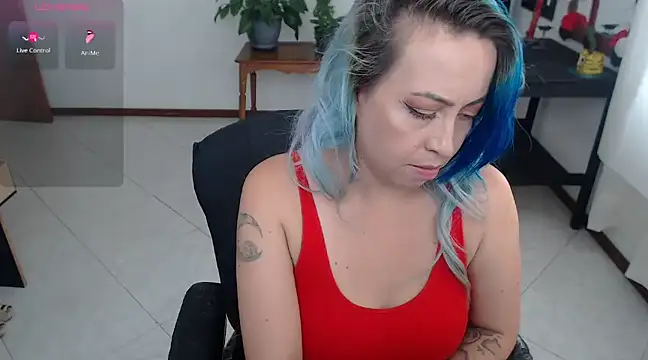 charlottezoe15 online show from February 2025 04:20:01 PM