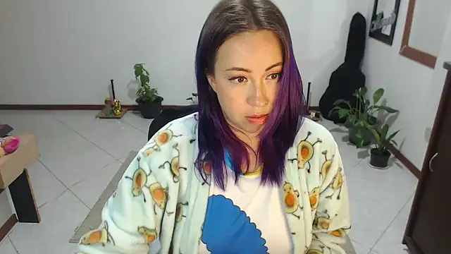 charlottezoe15 online show from May 2026 10:10:01 AM