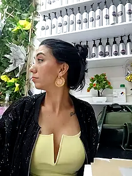 LunaZambrano online show from February 2025 09:37:02 PM