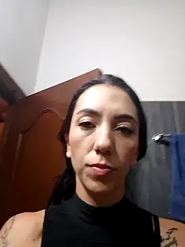 LunaZambrano online show from February 2025 05:58:02 PM