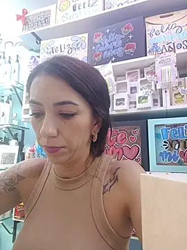 LunaZambrano online show from June 2026 07:08:01 PM