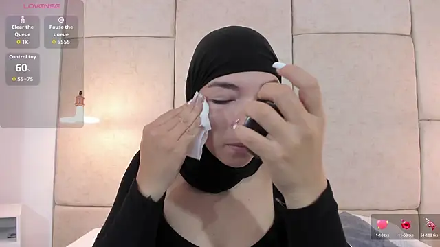 aisha vs online show from January 2026 12:21:01 PM