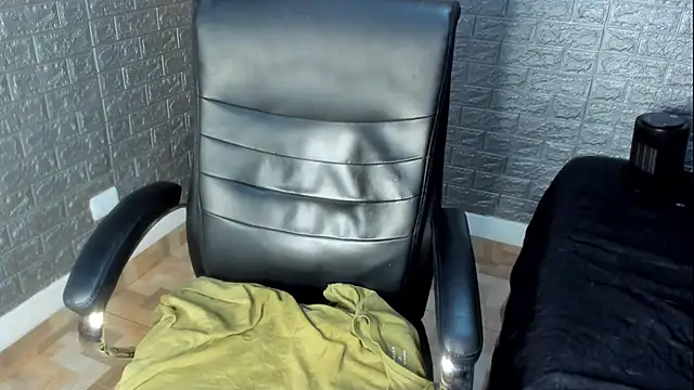 Dmtry6 online show from October 2025 07:37:01 PM