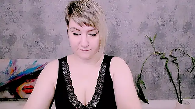 Djullia online show from May 2026 05:57:02 AM