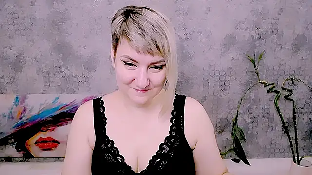 Snapshot of Djullia chatting on July 2026 05:09:02 AM Djullia online show from July 2026 05:09:02 AM
