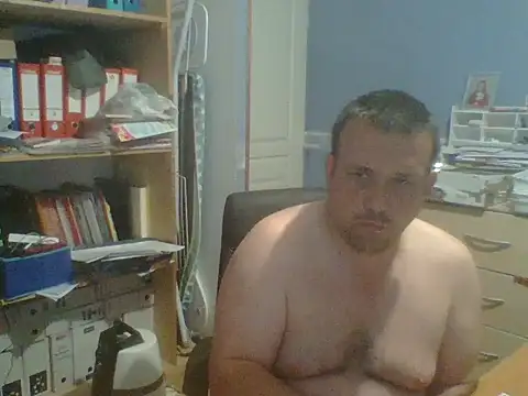 manubm03 online show from May 2026 05:03:02 AM