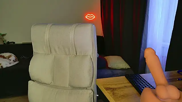 Snapshot of MishaMILF chatting on December 2024 11:45:01 AM MishaMILF online show from December 2024 11:45:01 AM