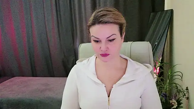 Snapshot of MishaMILF chatting on February 2025 11:30:01 AM MishaMILF online show from February 2025 11:30:01 AM