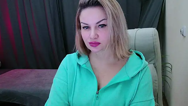 Snapshot of MishaMILF chatting on March 2025 07:37:01 PM MishaMILF online show from March 2025 07:37:01 PM