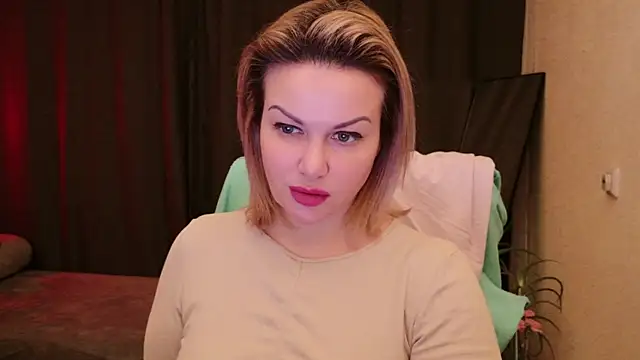 Snapshot of MishaMILF chatting on March 2025 05:46:01 PM MishaMILF online show from March 2025 05:46:01 PM