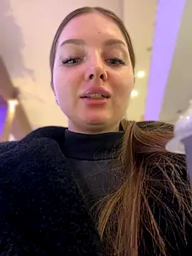 KrisMagnoly online show from December 2025 04:45:02 PM