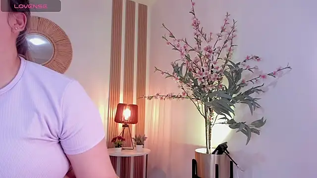 Snapshot of Antonellachic73 chatting on September 2025 08:53:01 PM Antonellachic73 online show from September 2025 08:53:01 PM