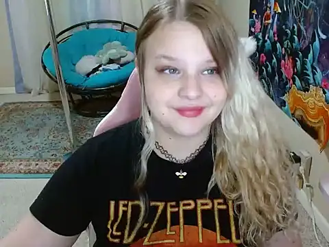 Snapshot of Emihaze chatting on March 2025 01:22:01 AM Emihaze online show from March 2025 01:22:01 AM