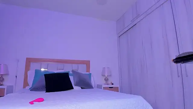 mia hank online show from March 2025 11:47:02 AM