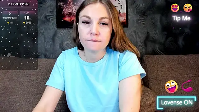 Snapshot of CassieMils chatting on December 2025 03:10:01 PM CassieMils online show from December 2025 03:10:01 PM