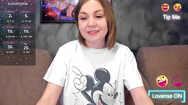 Snapshot of CassieMils chatting on May 2026 09:39:02 AM CassieMils online show from May 2026 09:39:02 AM