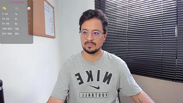 Snapshot of DaviidEvans_ chatting on December 2024 02:19:02 PM DaviidEvans online show from December 2024 02:19:02 PM