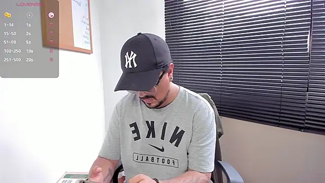 Snapshot of DaviidEvans_ chatting on December 2024 05:26:01 PM DaviidEvans online show from December 2024 05:26:01 PM