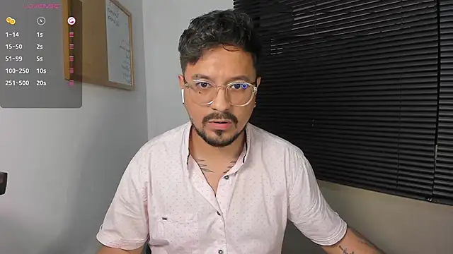 Snapshot of DaviidEvans_ chatting on December 2024 11:12:02 PM DaviidEvans online show from December 2024 11:12:02 PM