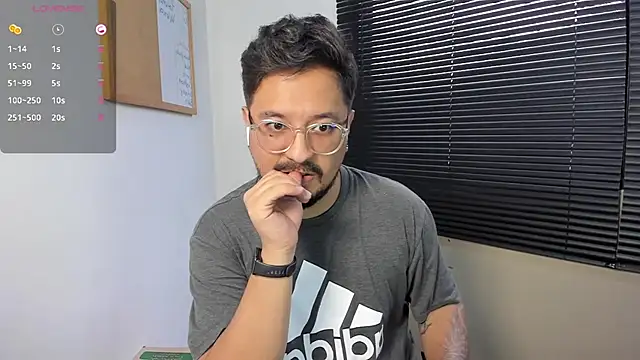 Snapshot of DaviidEvans_ chatting on December 2024 10:22:01 PM DaviidEvans online show from December 2024 10:22:01 PM