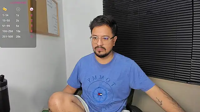 Snapshot of DaviidEvans_ chatting on December 2024 10:56:02 AM DaviidEvans online show from December 2024 10:56:02 AM