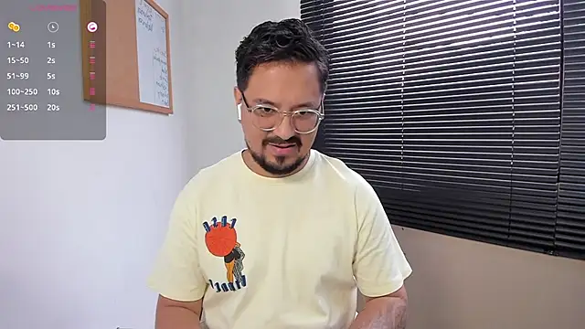 Snapshot of DaviidEvans_ chatting on December 2024 02:38:02 PM DaviidEvans online show from December 2024 02:38:02 PM