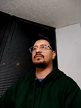 Snapshot of DaviidEvans_ chatting on December 2024 07:06:02 AM DaviidEvans online show from December 2024 07:06:02 AM