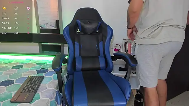 Snapshot of DaviidEvans_ chatting on October 2025 01:20:01 PM DaviidEvans online show from October 2025 01:20:01 PM