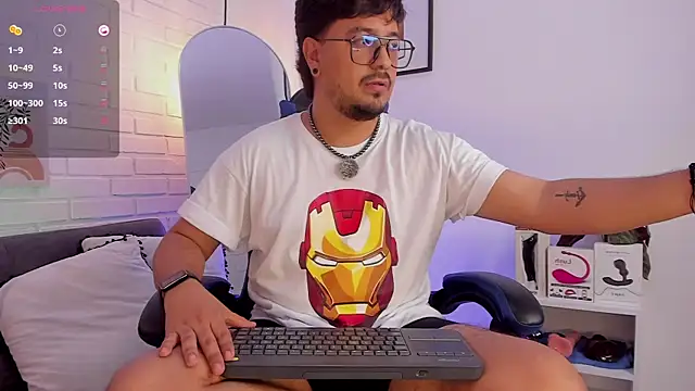 Snapshot of DaviidEvans_ chatting on January 2026 04:28:01 AM DaviidEvans online show from January 2026 04:28:01 AM