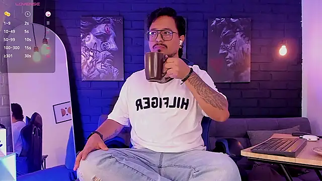 Snapshot of DaviidEvans_ chatting on February 2026 01:49:02 PM DaviidEvans online show from February 2026 01:49:02 PM